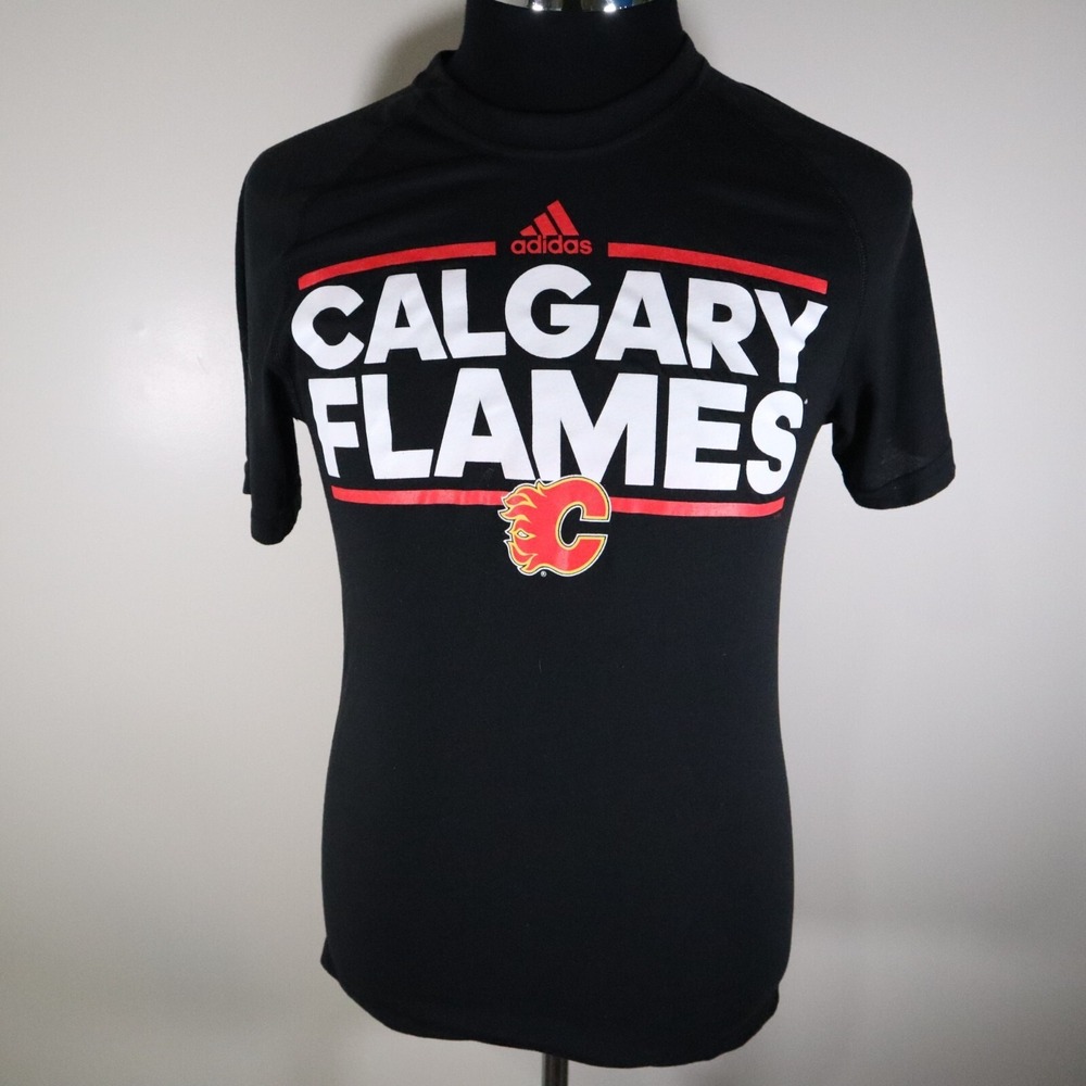 Calgary Flames T-Shirt Mens Small Adidas Ultimate Tee NHL Hockey Short Sleeve